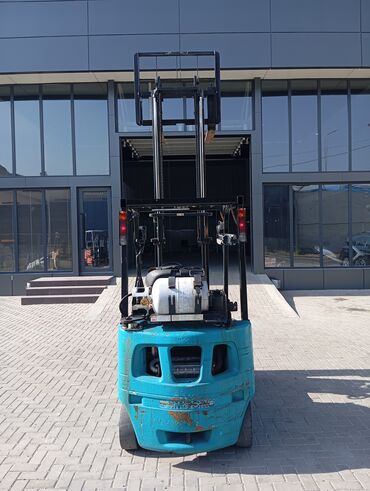 Погрузчики: Погрузчик, 2010 г., Колесный, Вилочный — 7