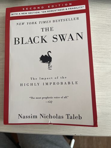 книги про психологию: Новая Black Swan Nassim Nicolas Taleb, шрифт маленький, при доставке