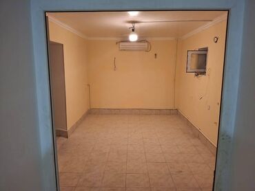 Ofislər: Təcili kupçalı yarımzirzəmi 29.3 kv. ticarət obyekti satılır! Faktiki — 2