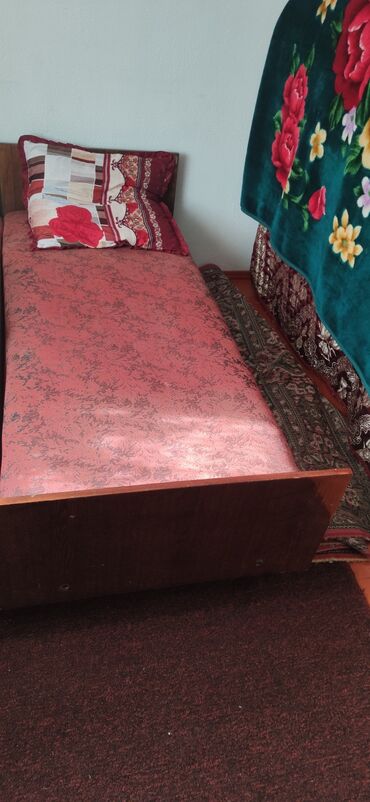 мебель односпалка: Прямой диван, цвет - Коричневый, Б/у
