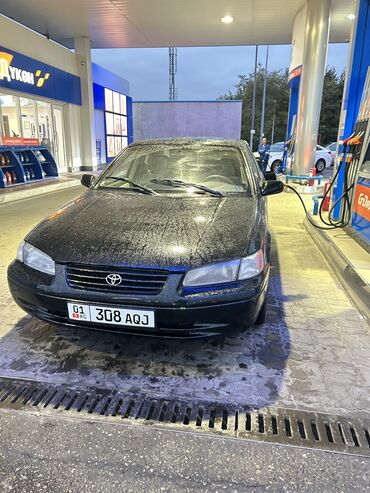 автомобил пассат: Toyota Camry: 1999 г., 2.2 л, Автомат, Бензин, Седан