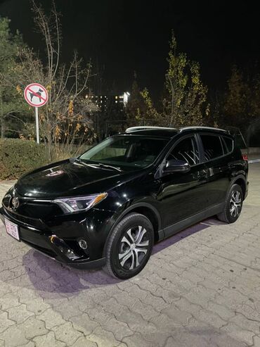 Toyota: Продаётся Toyota RAV4 2018 🚙 Цвет: Черный — элегантный и