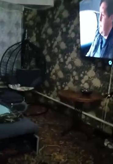 Продажа коттеджей и домов: 1,4 доля.Два дома на участке, один 70 кв. другой 100 . Евросостояние — 11