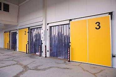 Kommersiya daşınmaz əmlakı: 6 soyuducu depo 525m² _108.5m² ×4_ _45.5m² ×2_ 203m² panduslar — 3