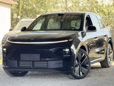 электромобиль neta: Элегантный внедорожник Li Auto L6 MAX 2025 год черного цвета. Модель