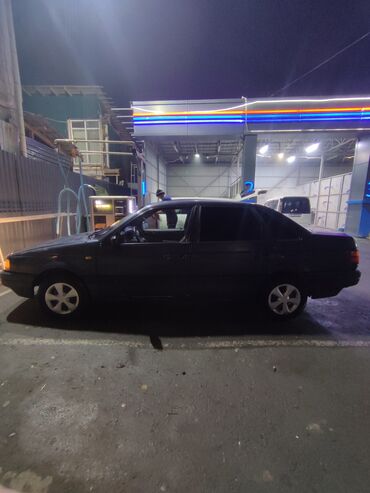 Другие Автомобили: Седан темно‑серого цвета. Кузов 4‑дверный, тонированные стекла по — 17