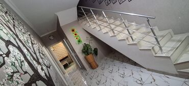 Həyət evləri və villaların satışı: Kirayə: 2 mərtəbəli evin daxilində genişlik və işıqlılıq üstünlük — 9