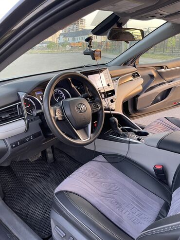 Toyota: Toyota Camry: 2021 г., 2.5 л, Вариатор, Гибрид, Седан — 6