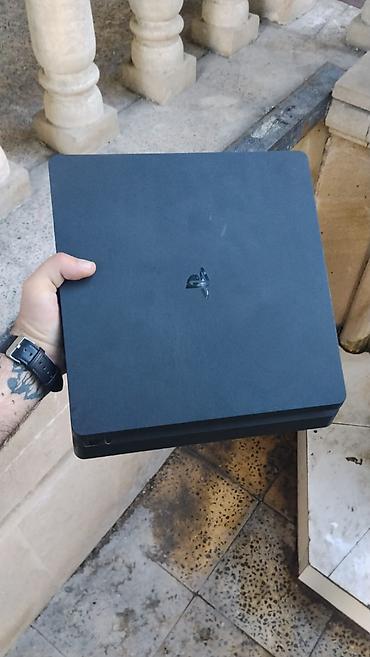 Playstation 4 slim 1tb. Evdə istifadə olunub problemsizdir. sonuncu