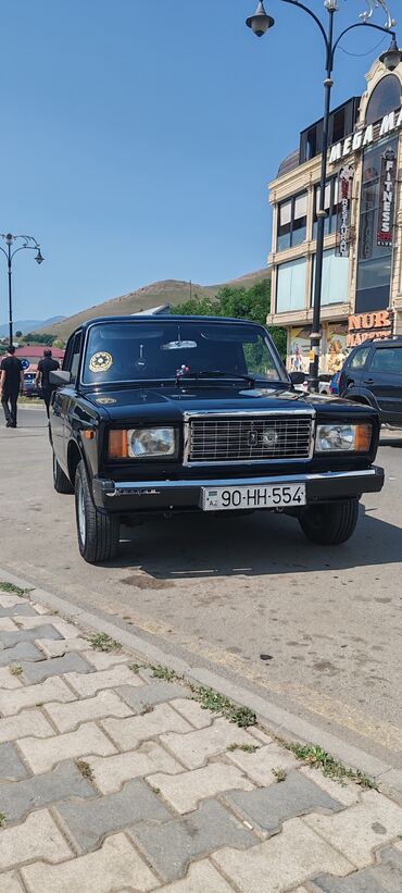 авто купить бу: LADA 2107 modeli, qara rəng bez detal salon super 7150 dordene arginal