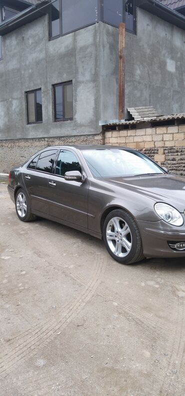 Mercedes-Benz: Mercedes-Benz E 220: 2.2 l | 2008 il Sedan — 6