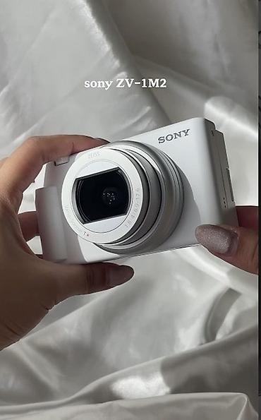 Техника жана электроника: Sony ZV-1M2 — компактная камера для блогеров и стримеров в белом — 1