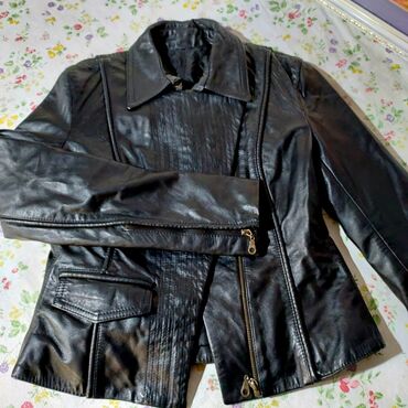 черная кожанная куртка: Кожаная куртка, S (EU 36), M (EU 38)