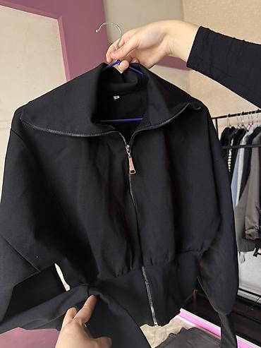 half zip: Черный укороченный худи/джемпер на молнии. - Полувер-куртка с высоким — 1