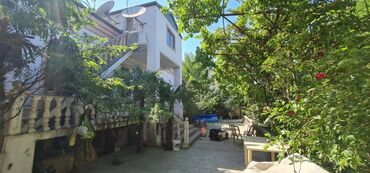 Həyət evləri və villaların satışı: 5 otaqlı, 200 kv. m, Orta təmir — 8