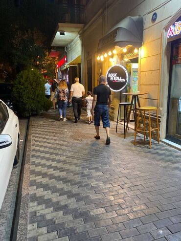 Mağazalar: İçəri şəhər metrosuna yaxın Torqovuya yaxın əşyali təmirli 1 otağlı — 2