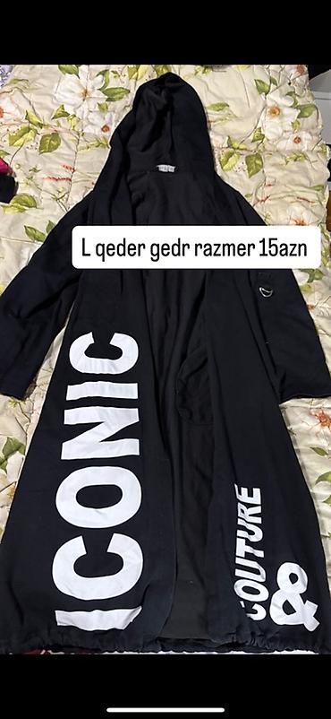 Svitşotlar: Satılır – qadın geyimləri seçimi: - Qara kapüşonlu svitşot: ön — 23