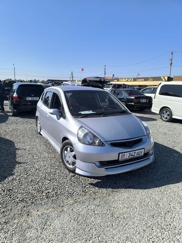 автомашина фит: Honda Fit: 2002 г., 1.3 л, Автомат, Бензин, Универсал