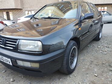 автомат машиналар: Volkswagen Vento: 1995 г., 1.8 л, Механика, Бензин, Седан