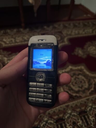 nokia 3570: Nokia 600, Düyməli