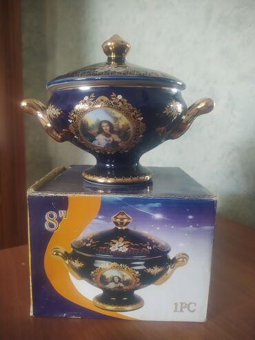 şəkər: Məhsul: Dekorativ qapaqlı qab (8" – 1 ədəd) Təsvir: - Dərin, tünd