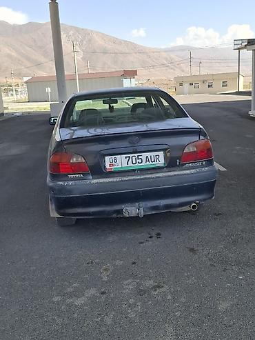 кузов на пассат б3: Toyota Avensis: 1999 г., 1.8 л, Кол менен иштөөчү, Бензин, Седан — 2