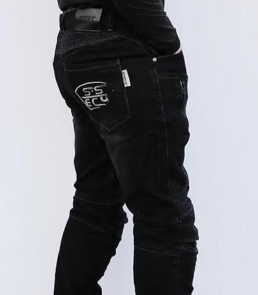 Farmerke: Crne muške farmerke sa modernim dizajnom, idealne za svakodnevno — 11