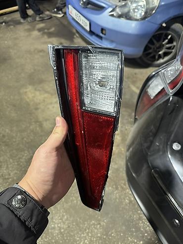Задний правый фонарь (угловой) Toyota Prius 50 кузов 2018 год -