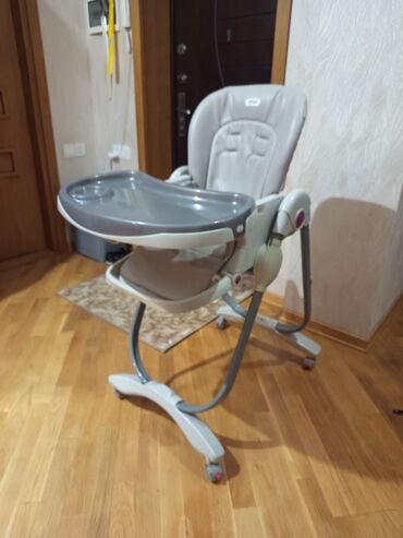 yemek qizdirici: Yemək masaları, oturacaqları
