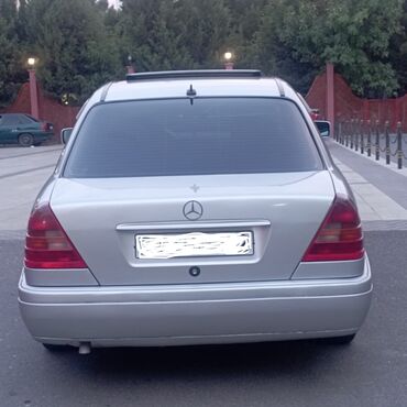 mercedes gl: Mercedes-Benz 200: 2 l | 1995 il