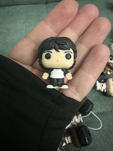 Heykəlciklər: Kinder Joy Stranger Things funko fiqurları satılır!!! — 10