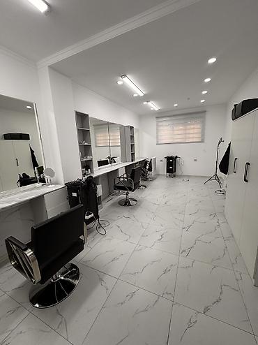 Продажа салонов красоты и кабинетов: Маникюрный салон 70 м², 3 комнаты, С ремонтом, С оборудованием, Многоэтажное жилое здание, 1 линия — 9