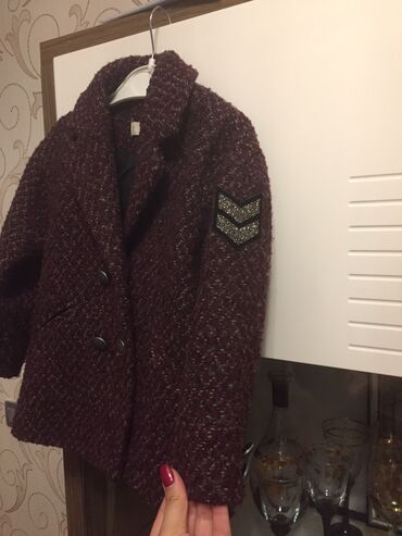 Manejlər: Usaq paltosu satilir Mangodan 80 azn alinib usag cox x az gryinib