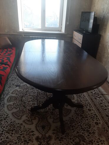 раздвижной полированный стол: Кухонный Стол, цвет - Коричневый, Б/у