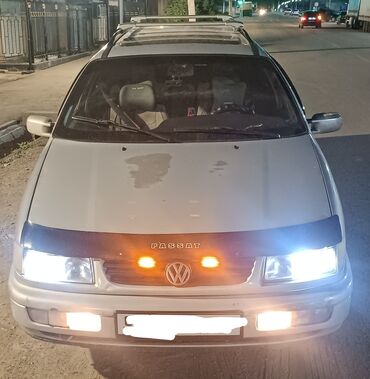машина ниссан: Volkswagen Passat: 1994 г., 2 л, Механика, Бензин