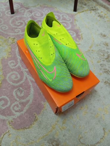 Кроссовки и спортивная обувь: Мужские кроссовки, 41, Nike, Б/у, цвет - Зеленый, Самовывоз