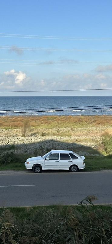 VAZ (LADA): Avtomobil: Lada Samara (VAZ 2114) hatchback, ağ rəng Kuzov: 5 qapılı — 16