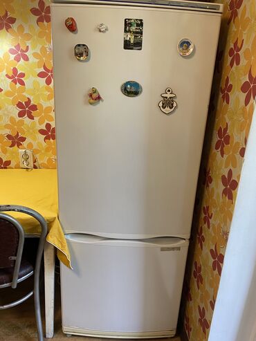 где купить дешевле холодильник: Холодильник Atlant, Б/у, Двухкамерный, De frost (капельный), 60 * 150 * 60