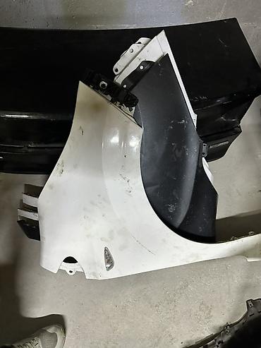 Крылья и комплектующие: Передние крылья для легковых автомобилей — большой выбор. Крыло — 12