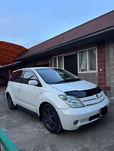 Toyota: Toyota Ist: 2003 г., 1.5 л, Автомат, Бензин, Хэтчбэк — 2