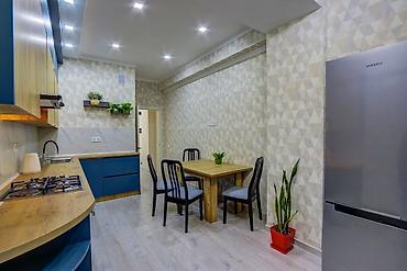 hostel osh: 2 комнаты, Филармония, Душевая кабина, Постельное белье, Кондиционер — 6