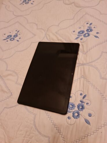 Masaüstü kompüterlər və iş stansiyaları: Huawei made pad t10s Huawei şirkətinin qara rəngli planşeti. Bu model