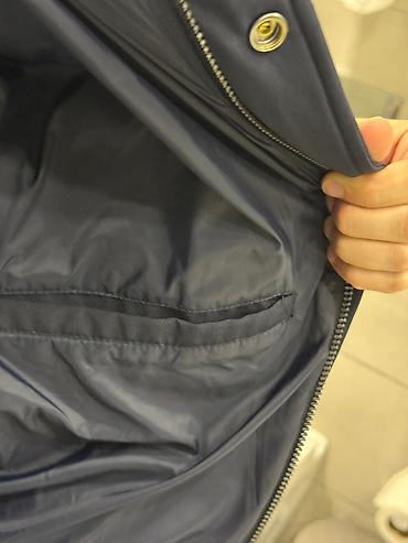 куртка zara: Su keçirməz və isti balonka tipli original Zara kurtkasıdır. 3-4dəfə — 4