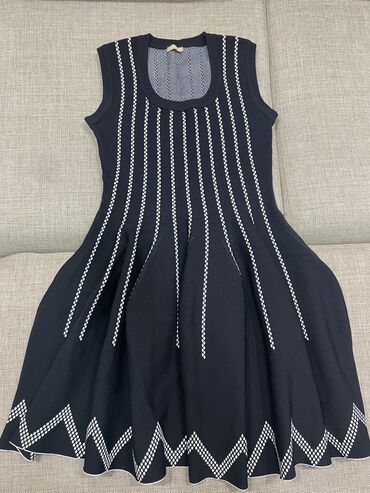 женские свитера под горло: Вечернее платье, Миди, M (EU 38)