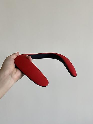 apple studio: Портативная шейная колонка (накладные «на шею» Bluetooth‑наушники) - — 1