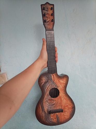 gitara amfi: Uklelelemiz əldədi boyutu ortadır şəkildə mini düşüb real həyatda tam — 2