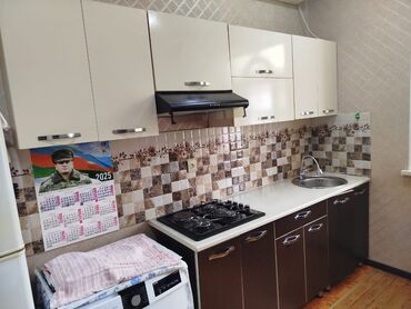 ucuz laminat satiram: Mətbəx mebeli satılır. Qiymət 350 azn. Ölçü 2.60sm. Üzərində qaz