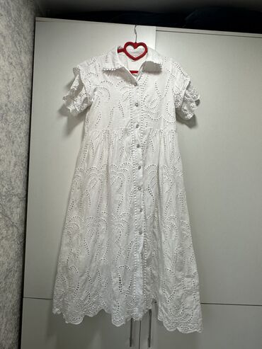 белый платья: Повседневное платье