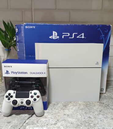 4 gb: PlayStation 4 Fat 2000 GB (третья ревизия). Приставка прошитая 11.00