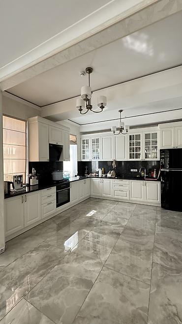 бишкек киргизия 1: 🏡 Продается шикарный дом в отличной локации! 📍 3я линия от ул — 7